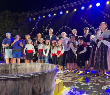 080925 FESTA DE LA VEREMA_ESCENARI_PUBILLATGE I AUTORITATS (1).jpg