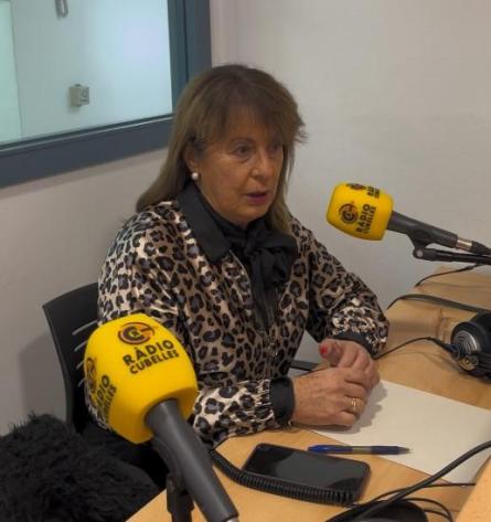 130225 ROSA FONOLL ESTUDIS RÀDIO CUBELLES.jpg