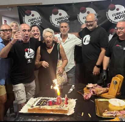 250825 CUBELLES NOIR PASTÍS.jpg