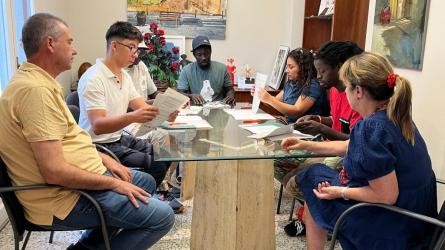 280825 SIGNATURA ACOL AJUNTAMENT 1.jpg