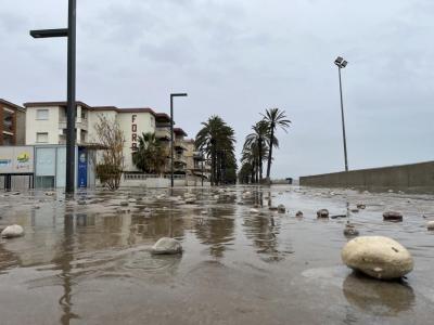 TEMPORAL LLEVANTADA PASSEIG MARÍTIM PLATJA LLARGA 200126 (4).JPG